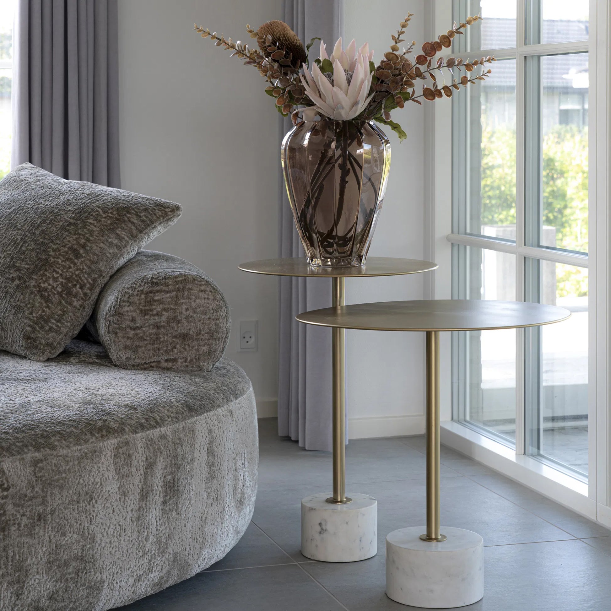 Okrągły stolik Prossan 51 cm - materiał marmur