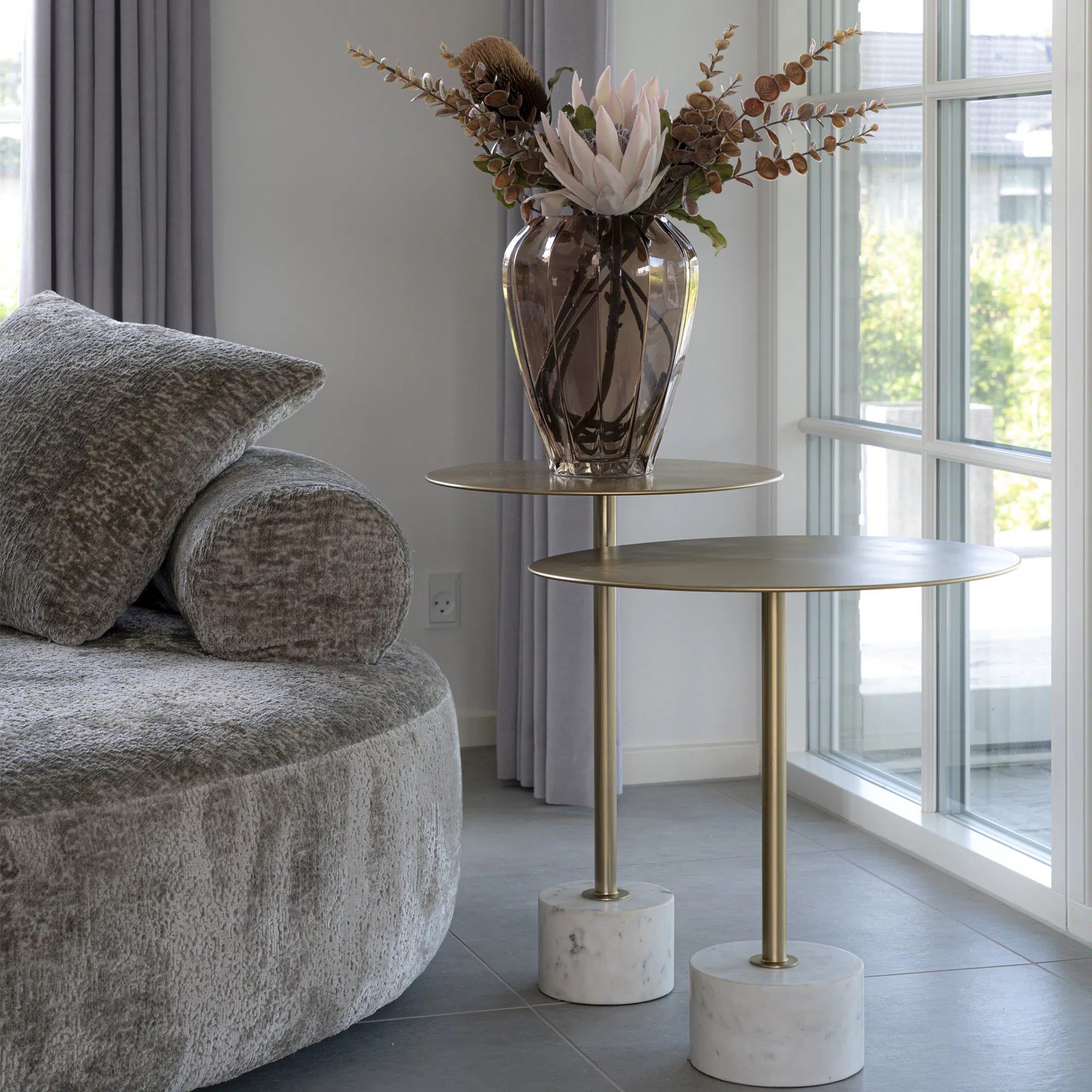 Okrągły stolik Prossan 51 cm - materiał marmur