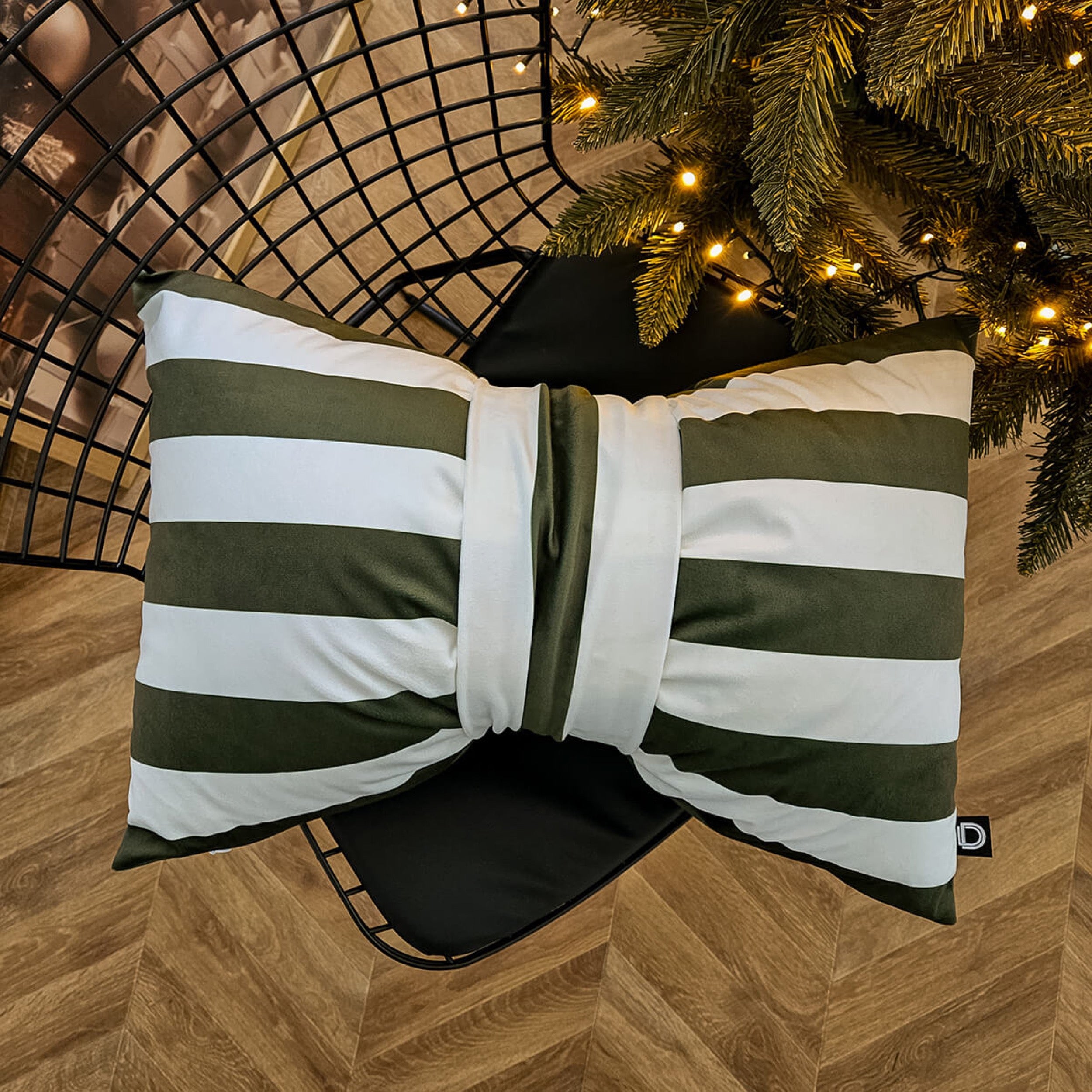 Poduszka XMAS 60x40 cm kokarda w paski zielona