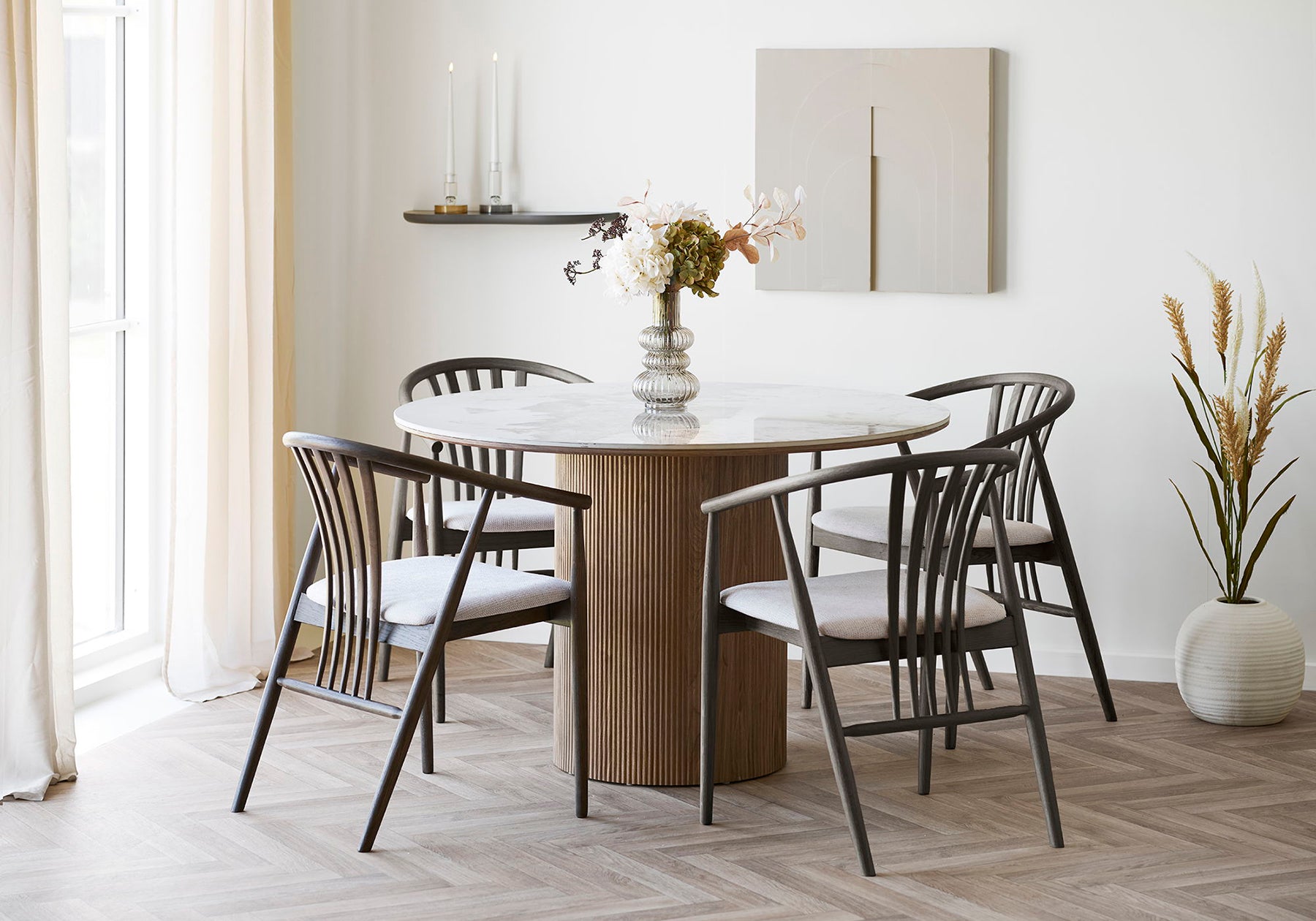 Stół okrągły do jadalni Athens 120 cm z okrągłą podstawą lamele jasny orzech ceramiczny blat - ozdobne lamele