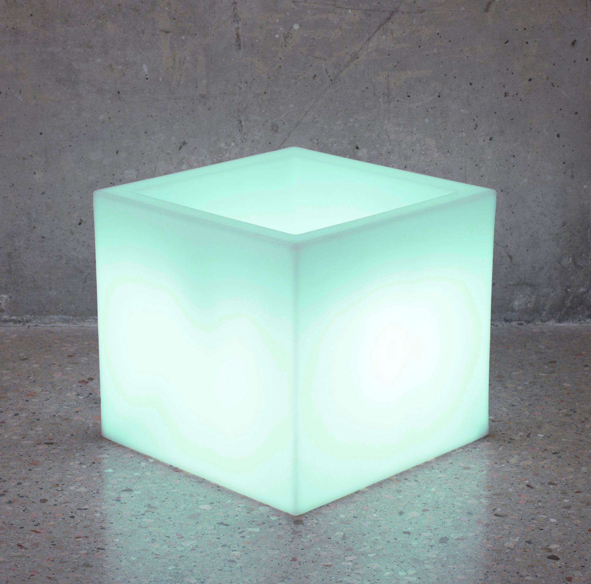 2_NARCISO_40_SOLAR_BATTERY