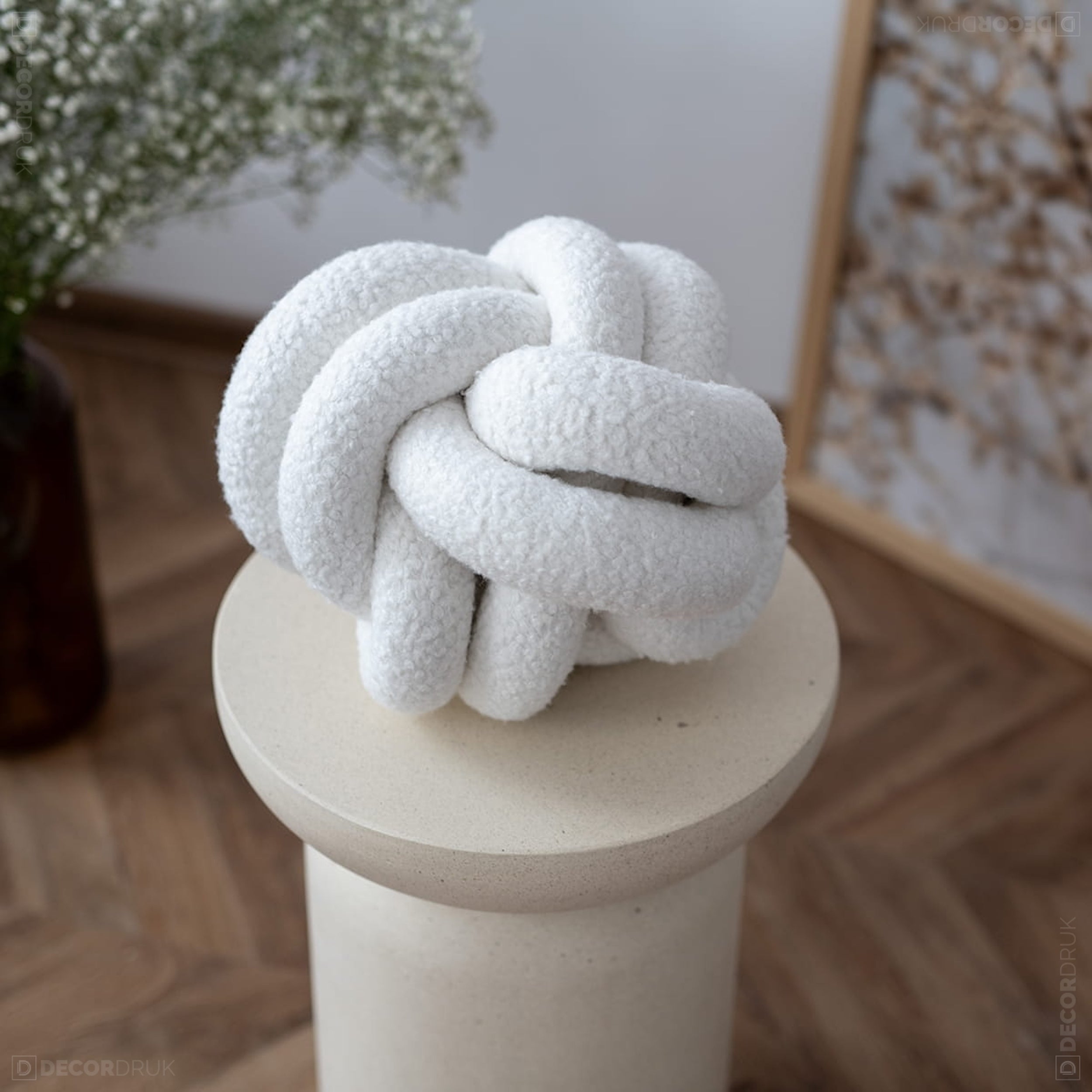 Poduszka dekoracyjna Soft Loop biały supeł
