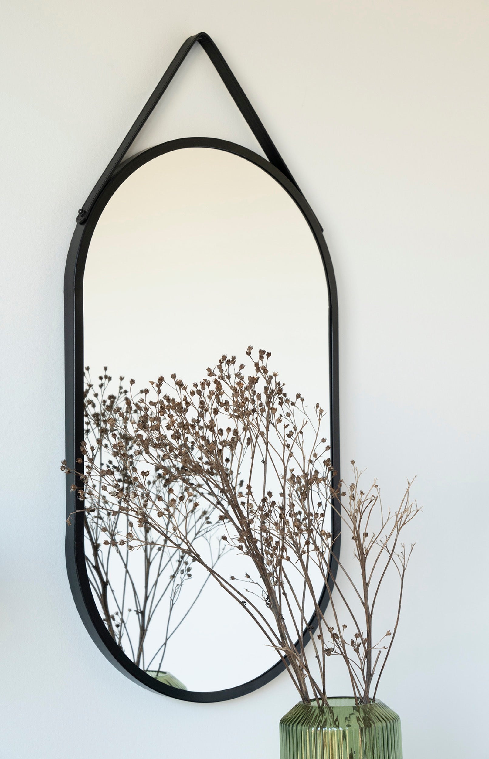 Lustro ścienne Magoita 30x60 cm z czarną ramą
