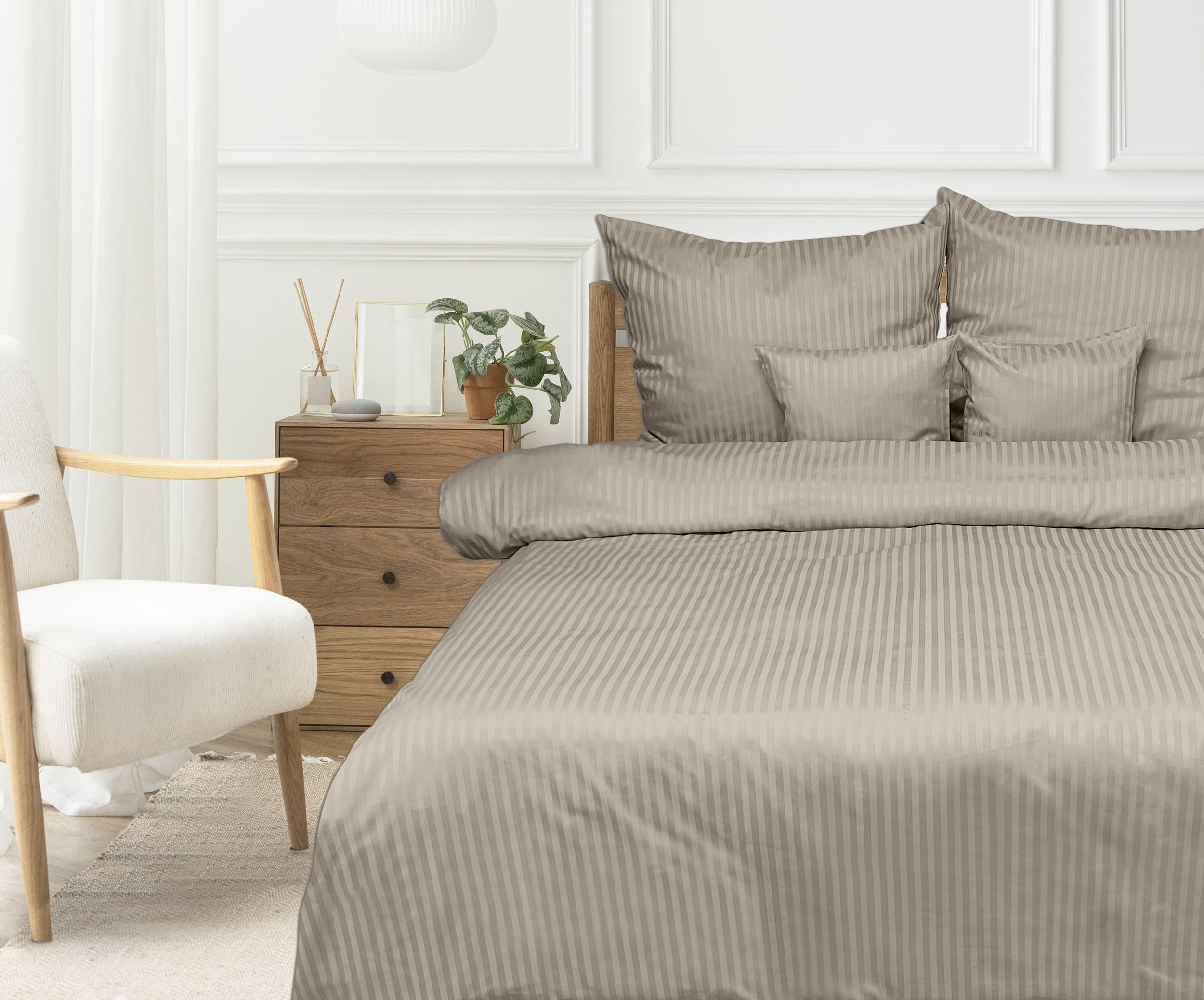 Pościel Damask w paski 220x200 cm z dwiema poszewkami na poduszkę 80x70 cm kaszmir