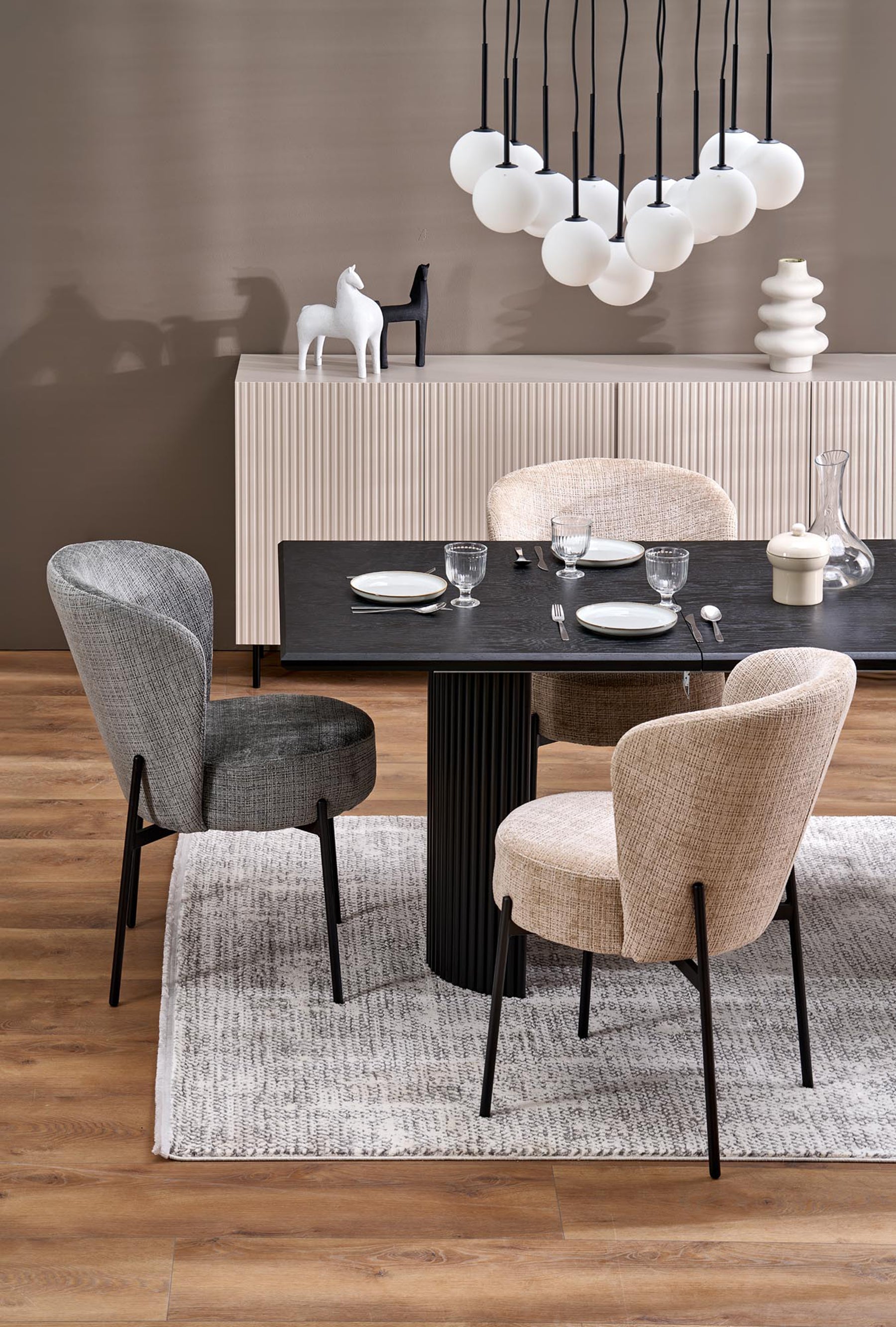 Stół rozkładany do jadalni Tavarro 160-250x90 cm dąb czarny - kształt prostokątny