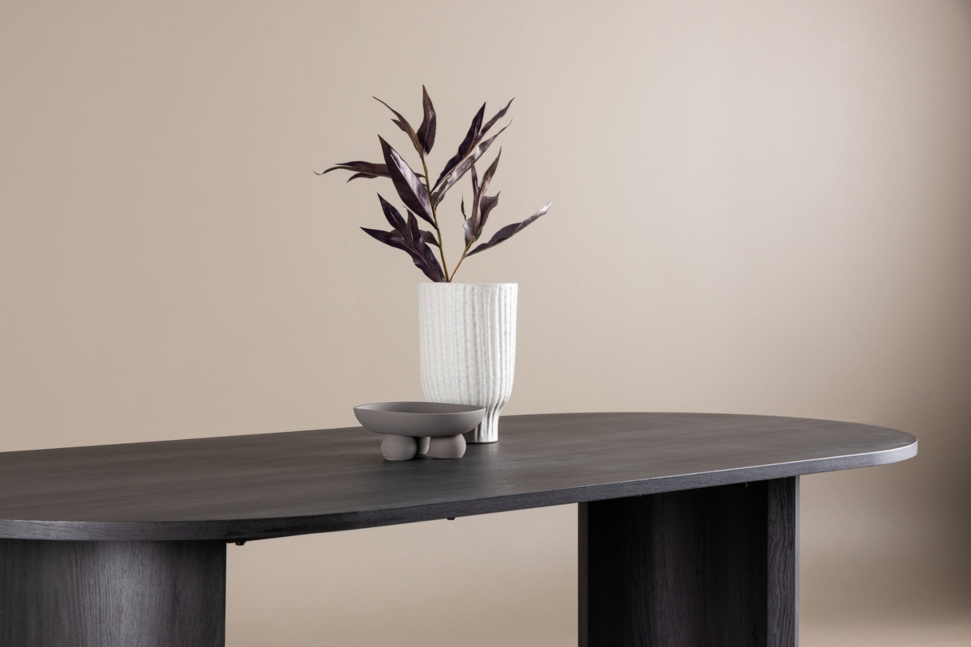 Stół do jadalni Grundsund z owalnym blatem 220x100 cm dąb czarny - kolor dąb czarny, mdf okleinowany