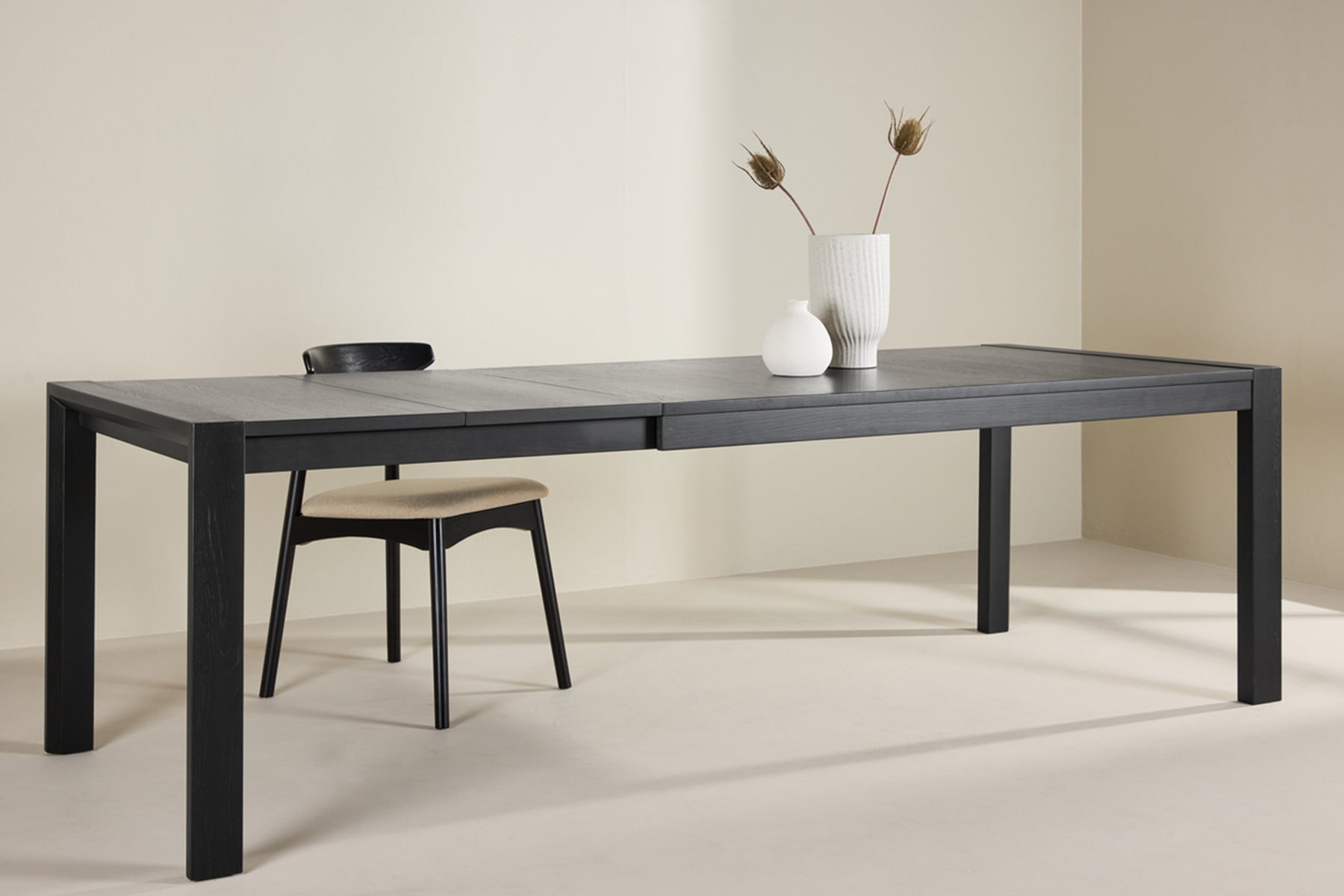 Stół do jadalni drewniany rozkładany Slider 170-250x95 cm dąb czarny - kolor dąb czarny