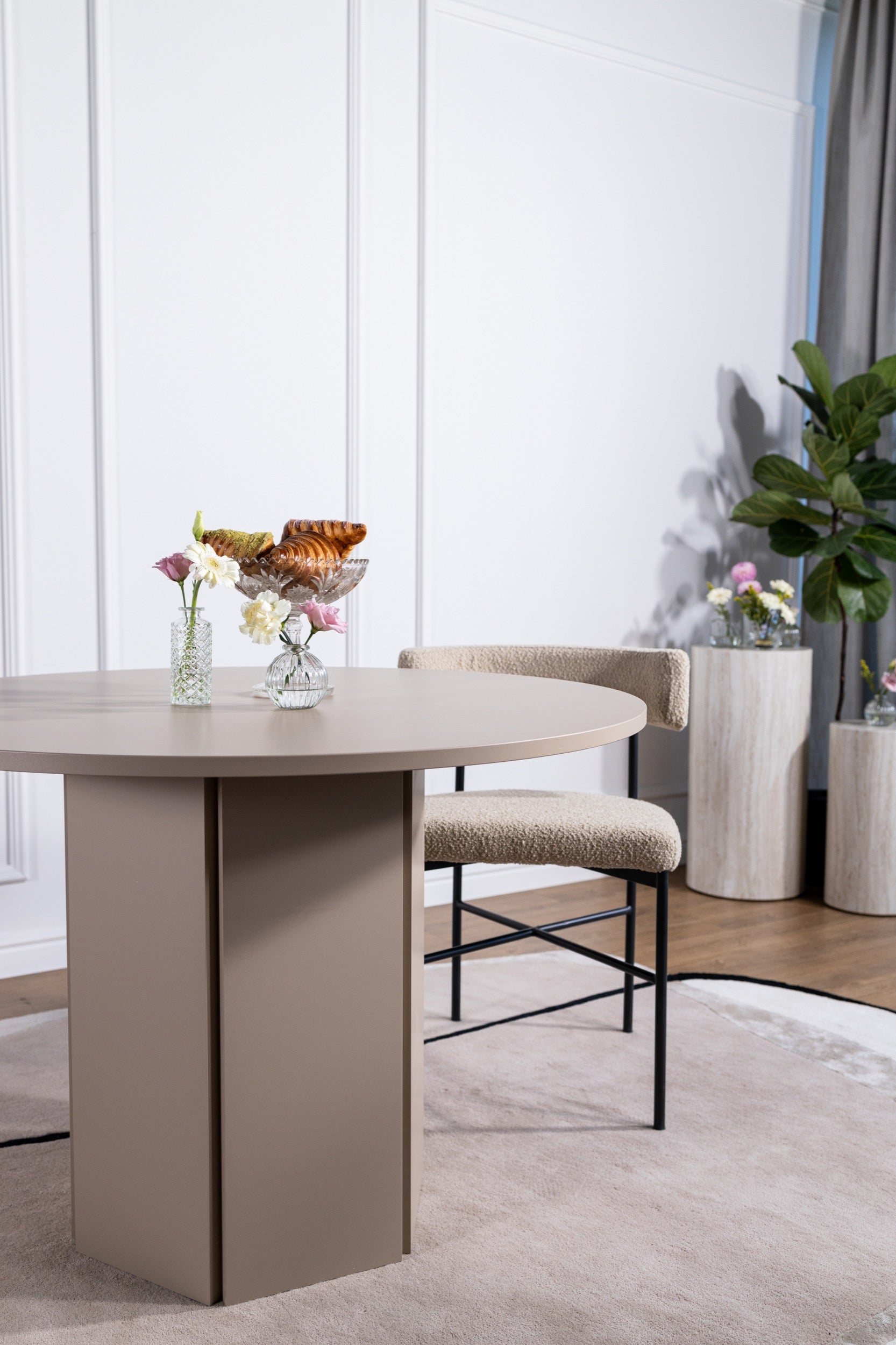 Stół do jadalni Hexa okrągły 110 cm Cappuccino