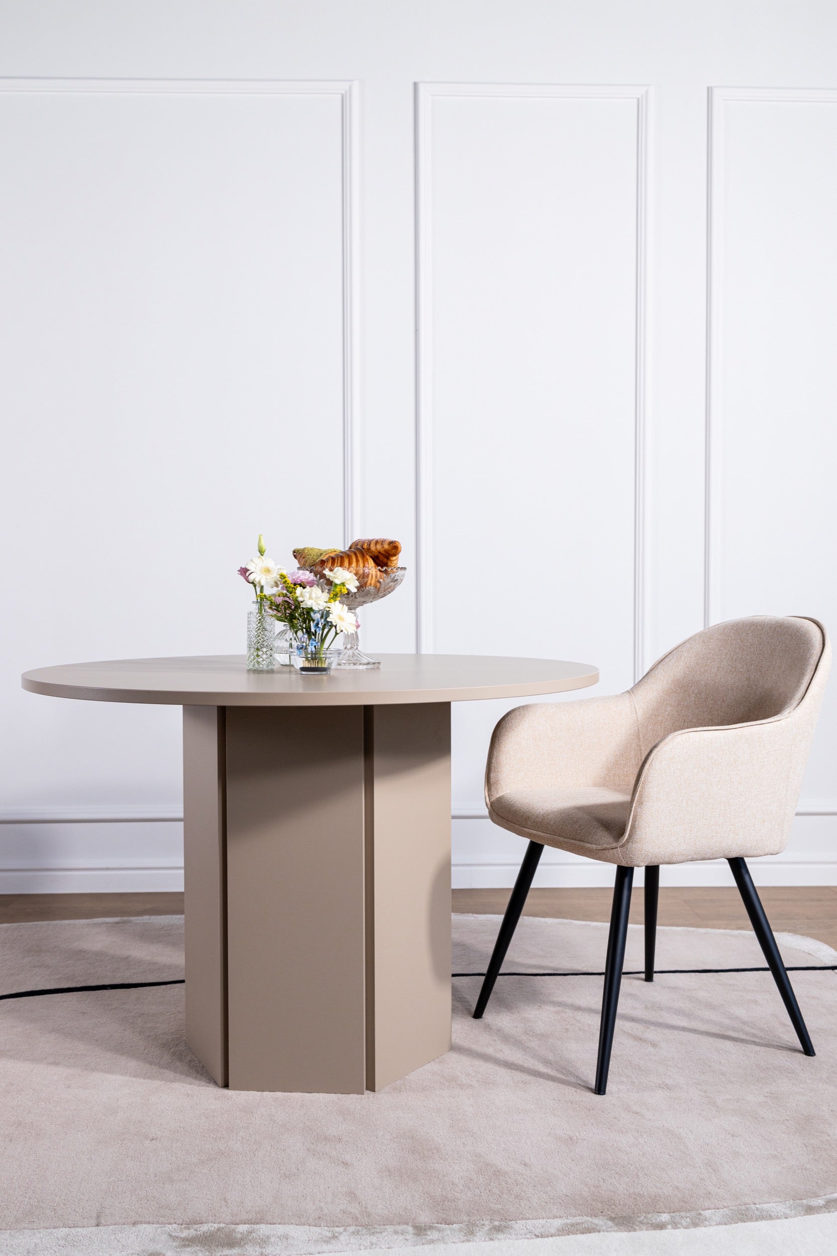 Stół do jadalni Hexa okrągły 110 cm Cappuccino