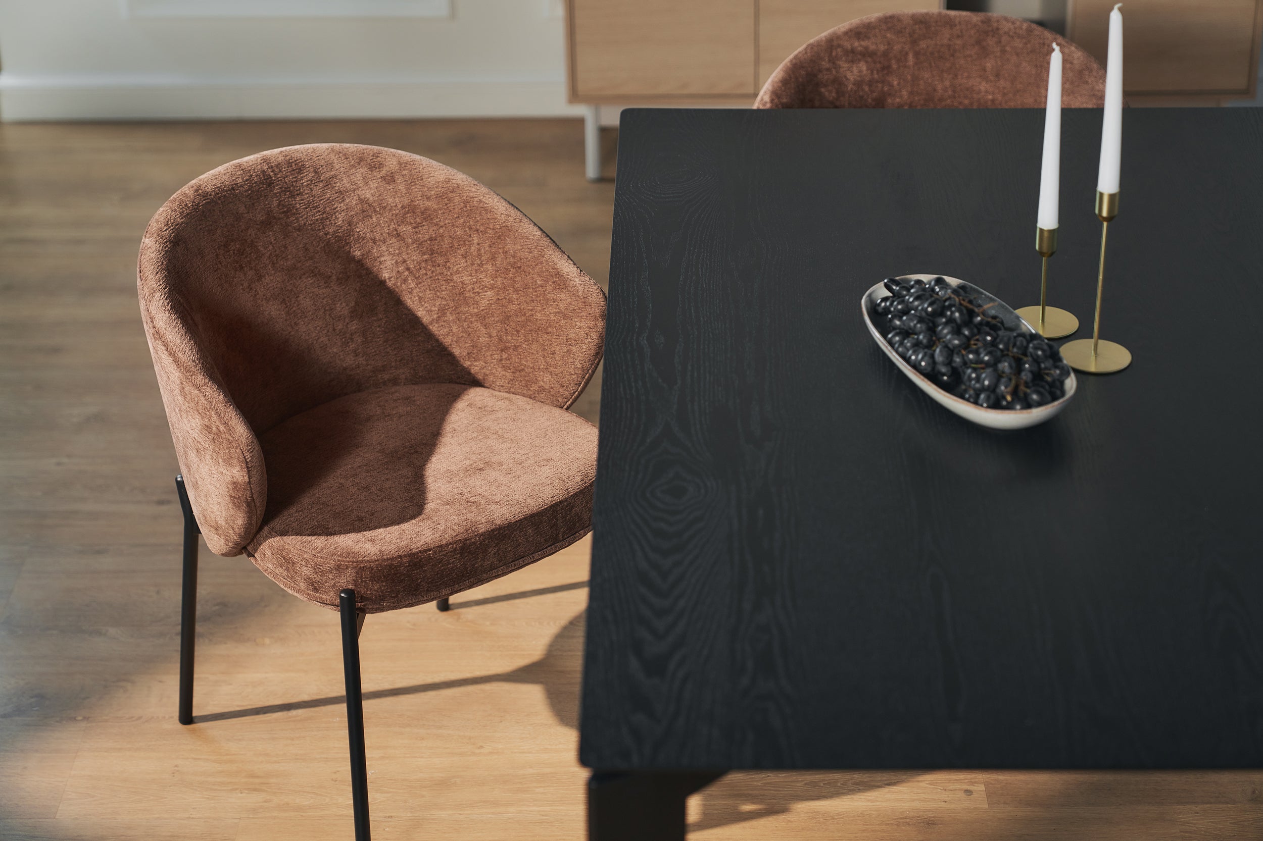 Stół do jadalni Loomens 150x90 cm dąb czarny - materiał płyta fornirowana