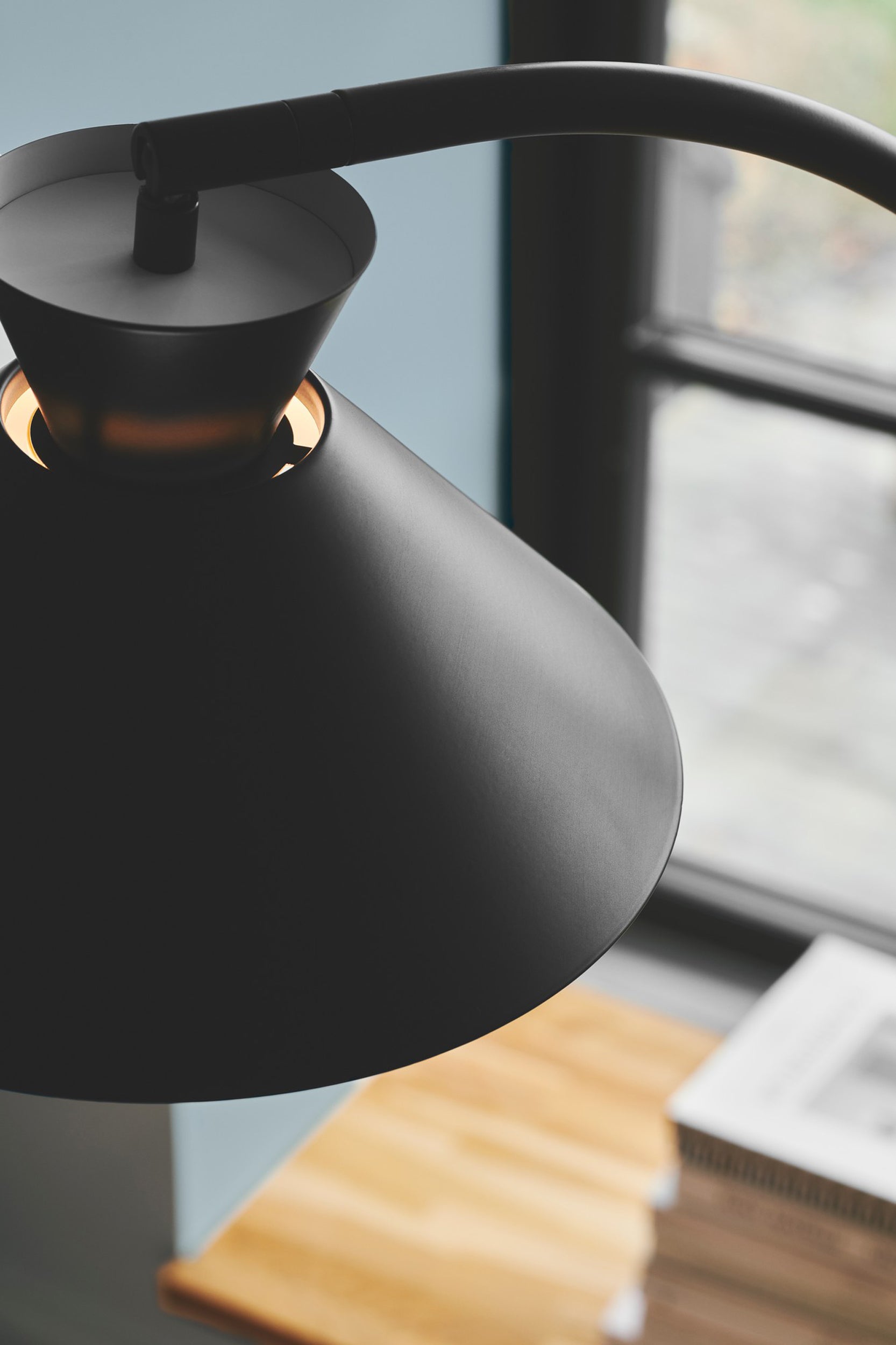 Lampa podłogowa Dial 150 cm czarna