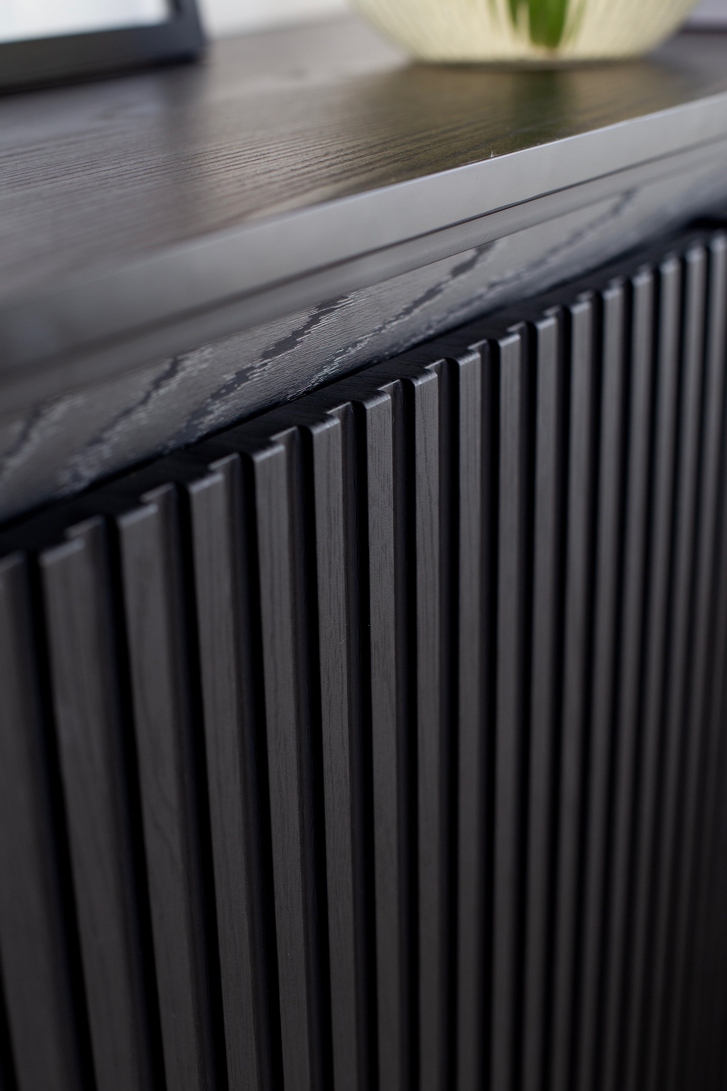 Szafka nocna Trend z LED Czarna - materiał metal