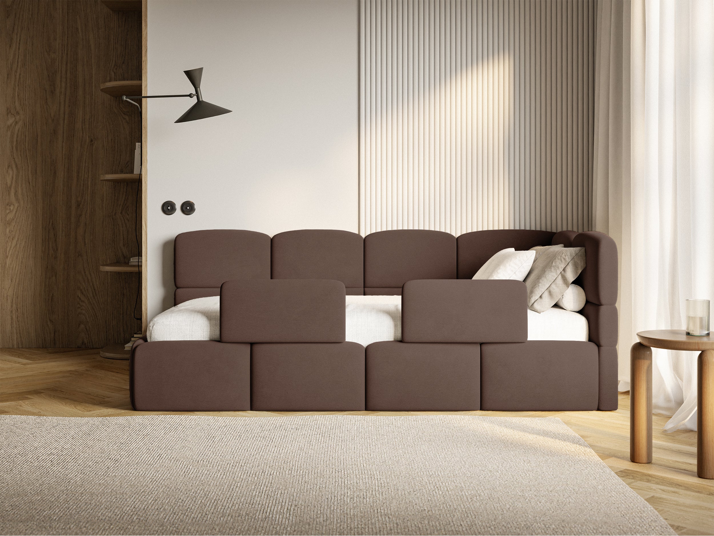 Łóżko młodzieżowe 120x200 cm Cloudy prawostronne z pojemnikiem i barierkami brązowe welur hydrofobowy łatwoczyszczący w aranżacji pokoju młodzieżowego - rodzaj dwuosobowy