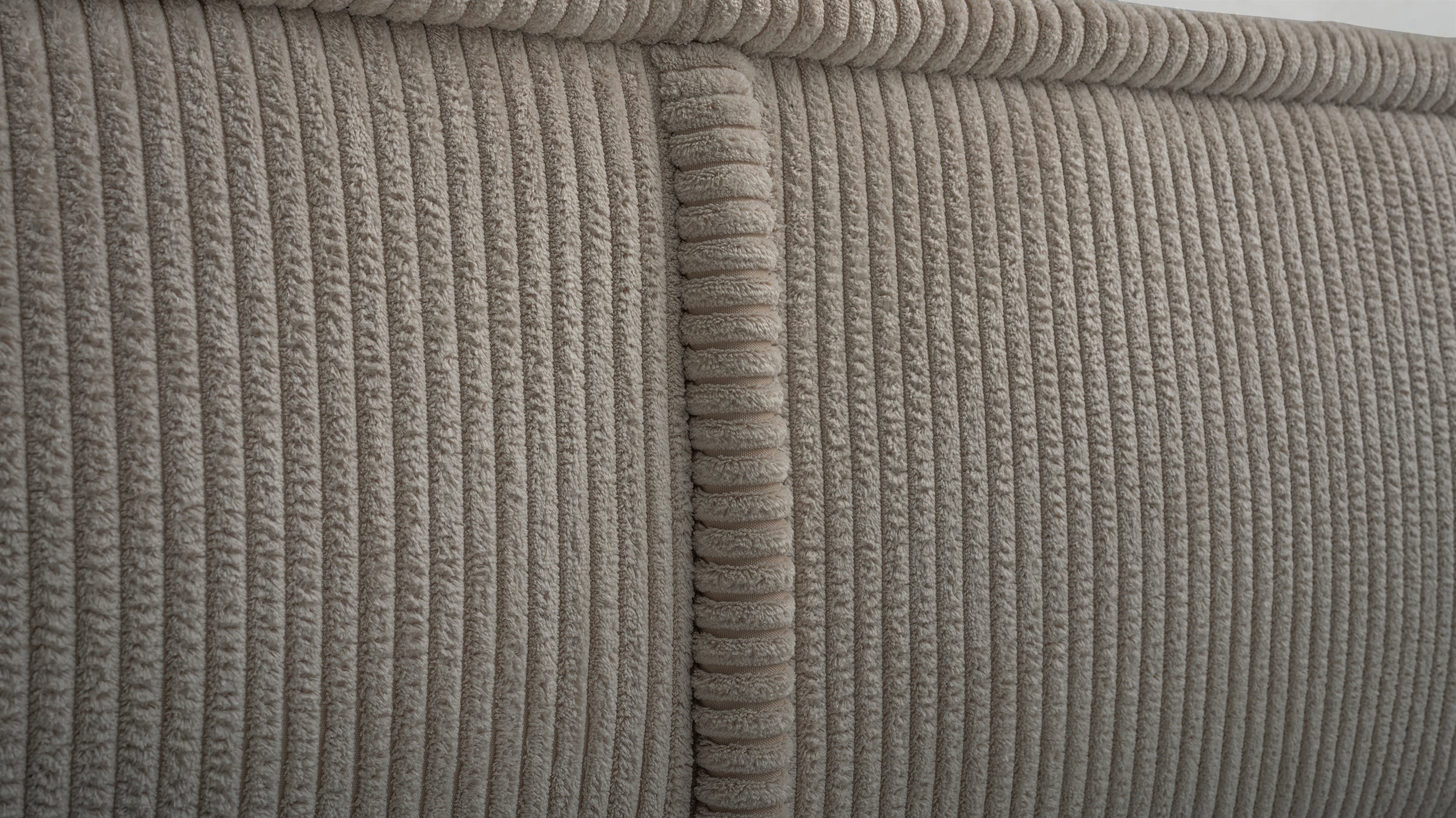 Łóżko tapicerowane 140x200 cm Cordo z pojemnikiem stelaż drewniany beżowe sztruks
