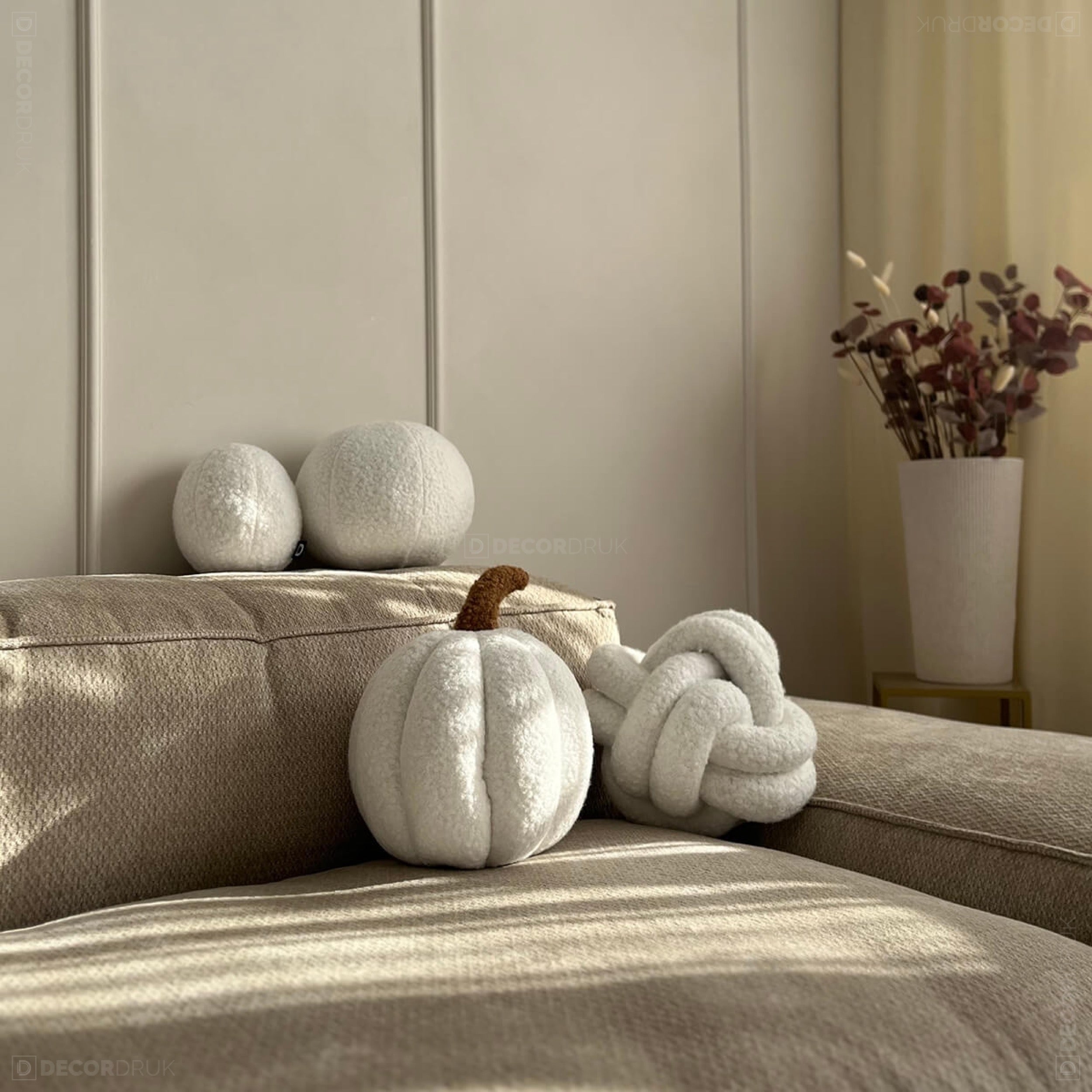 Poduszka dekoracyjna Soft Loop Autumn dynia biała