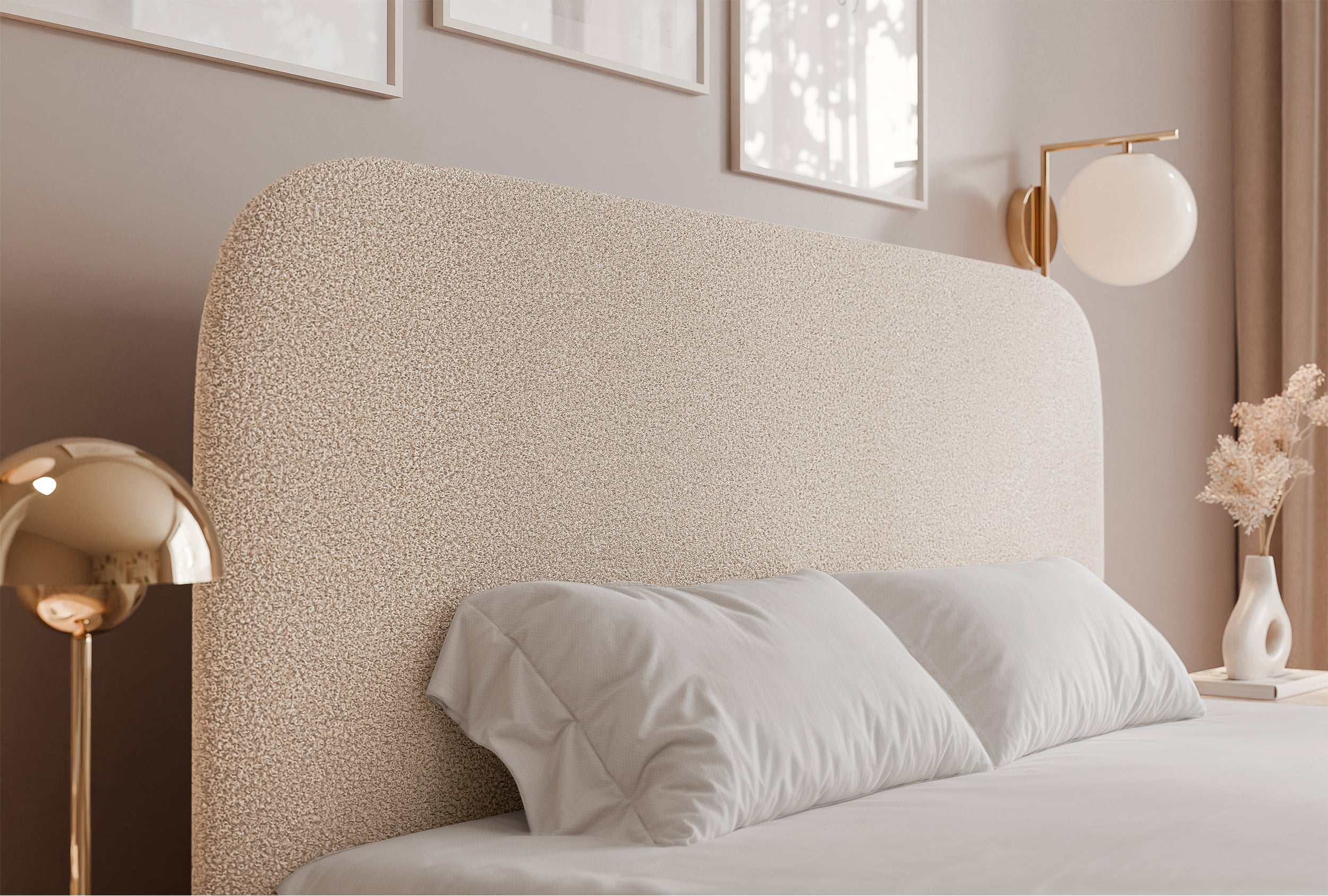 Łóżko tapicerowane Sonvivo 180x200 cm z pojemnikiem na pościel kremowe boucle - materiał drewno