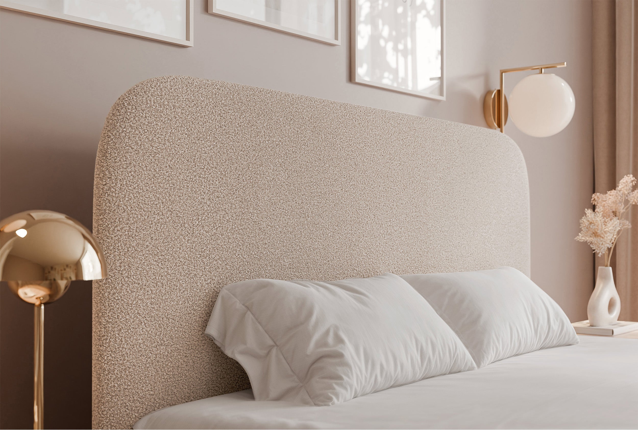 Łóżko tapicerowane Sonvivo 180x200 cm z pojemnikiem na pościel szarobeżowe boucle - materiał drewno