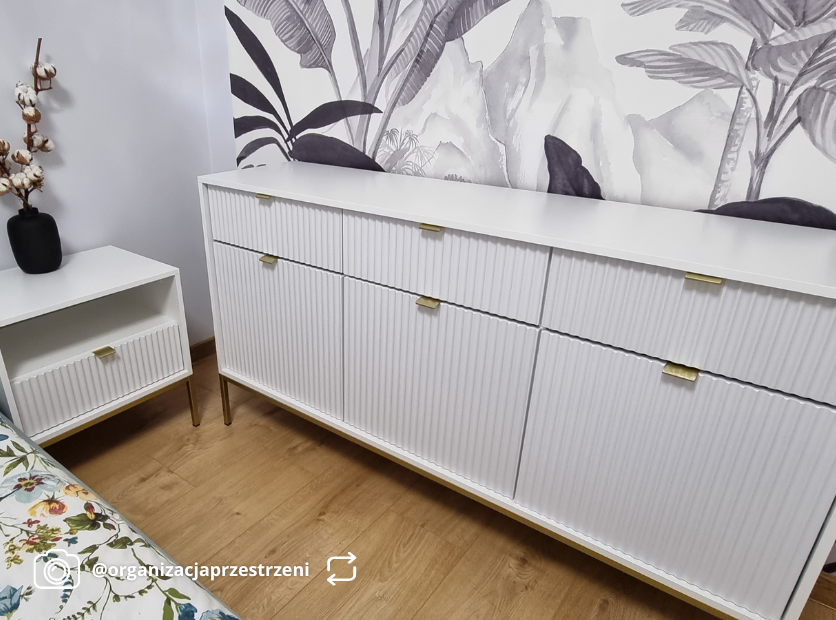 Szafka nocna Vellore stelażem - materiał metal