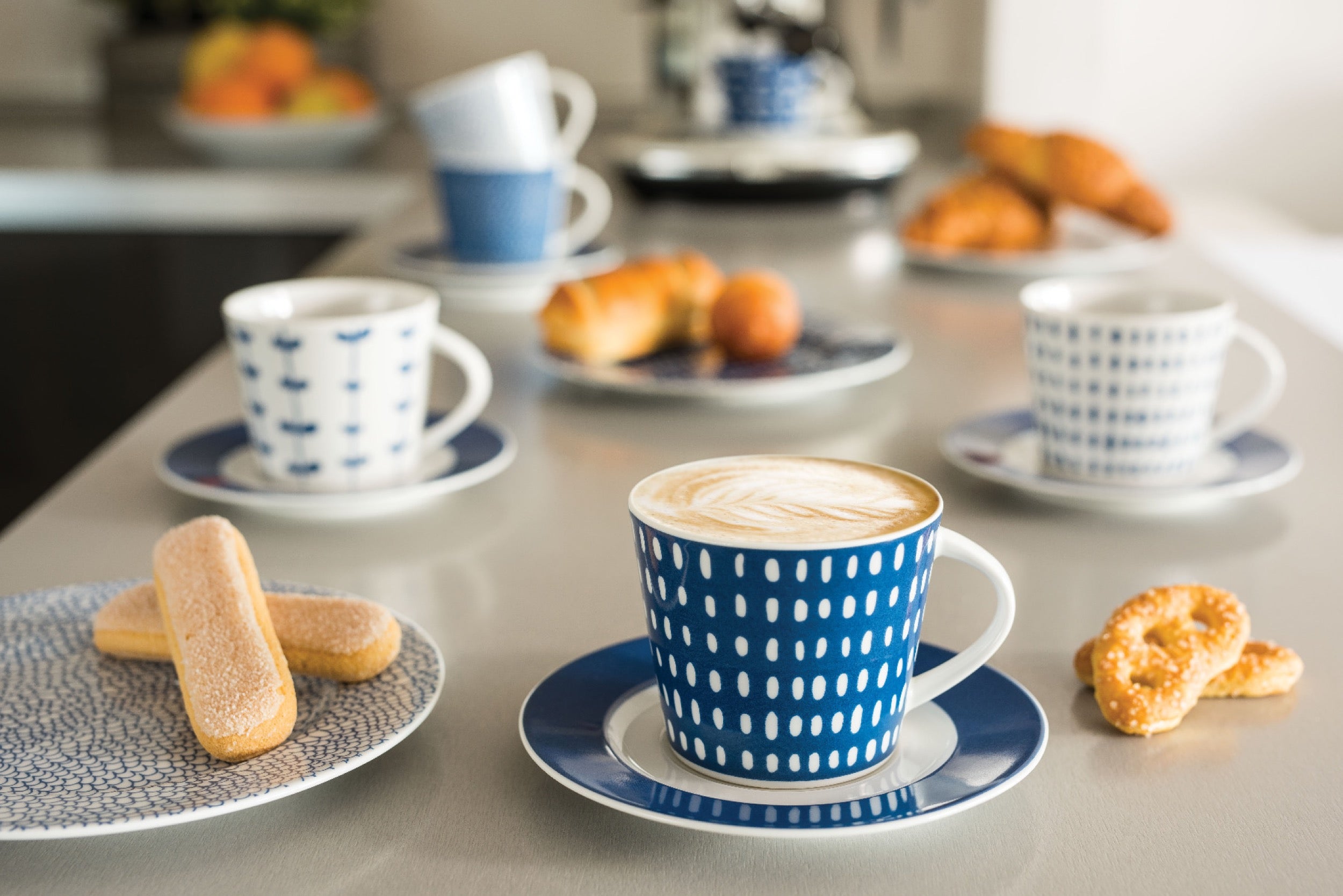 Zestaw filiżanek dla 6 os. porcelanowy Scandy Blue 300 ml biało-niebieskie